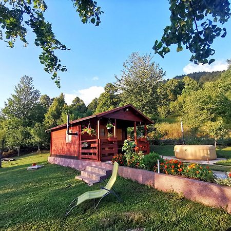 Cottage La Sierra With Jacuzzi Korenica Dış mekan fotoğraf