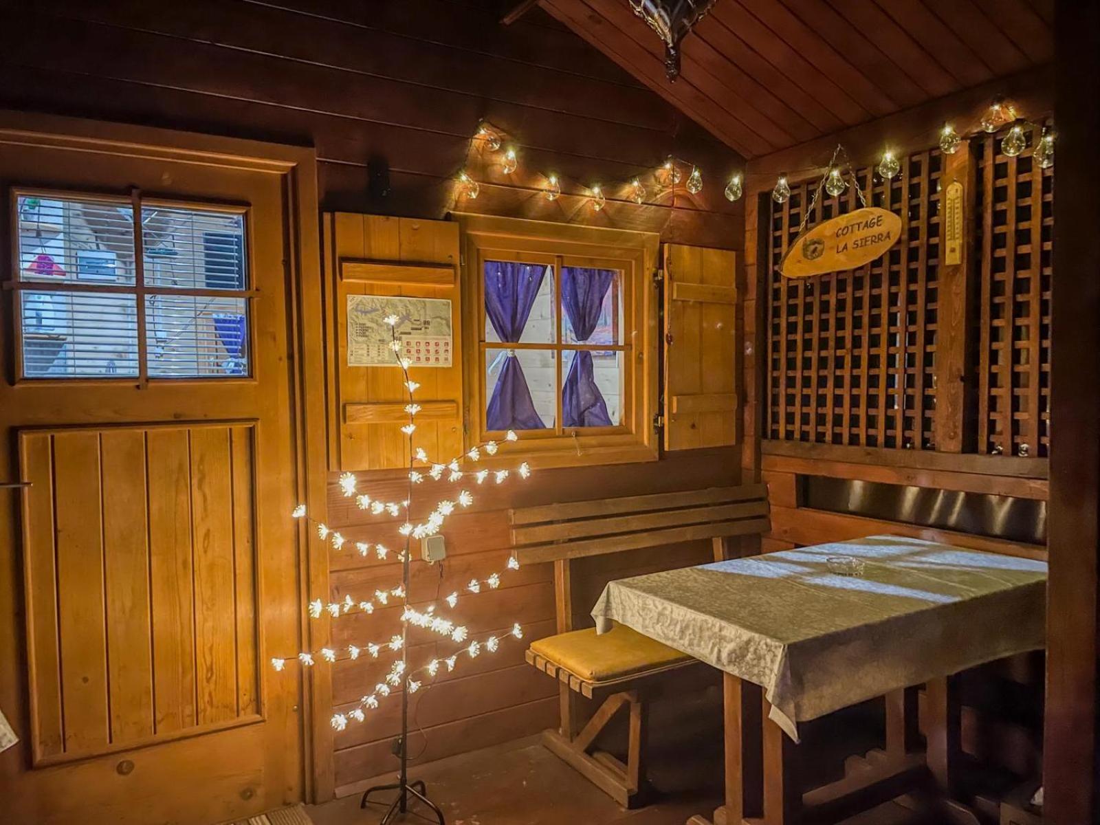 Cottage La Sierra With Jacuzzi Korenica Dış mekan fotoğraf