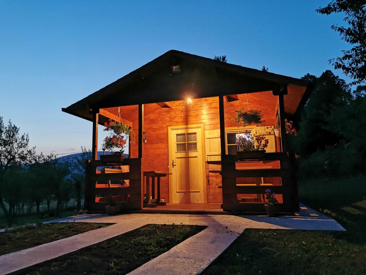 Cottage La Sierra With Jacuzzi Korenica Dış mekan fotoğraf