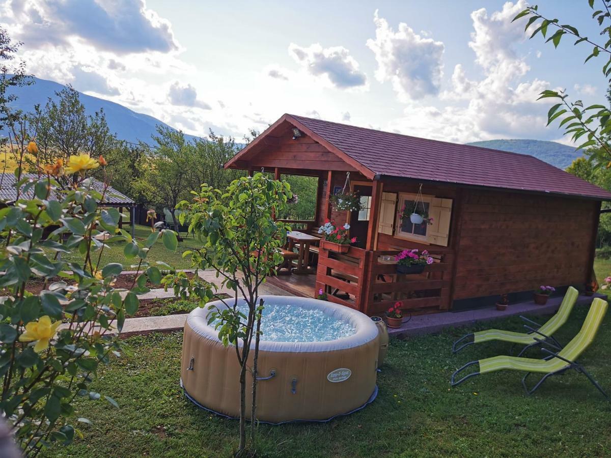 Cottage La Sierra With Jacuzzi Korenica Dış mekan fotoğraf