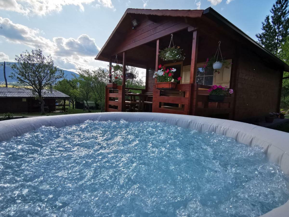 Cottage La Sierra With Jacuzzi Korenica Dış mekan fotoğraf